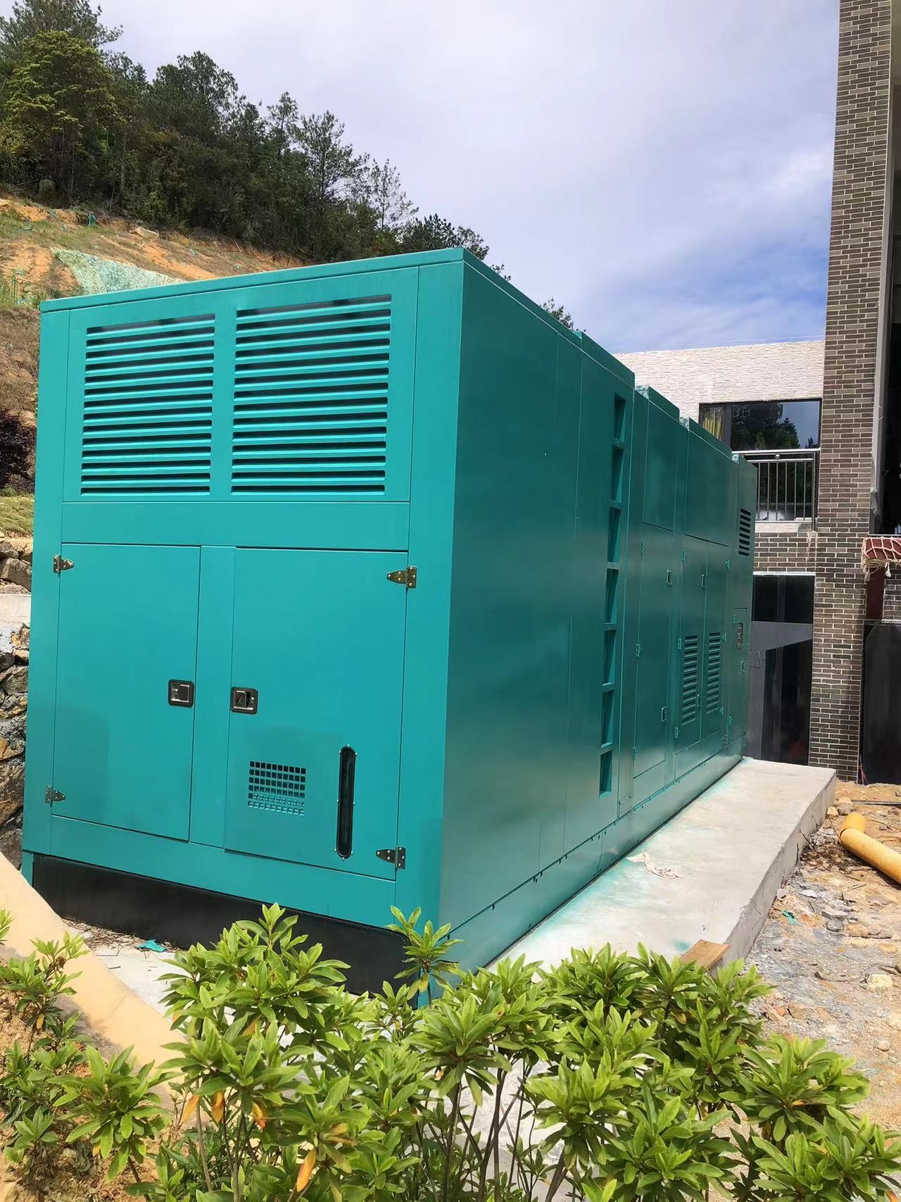 柴油发电机机油散热器漏油的原因及其后果